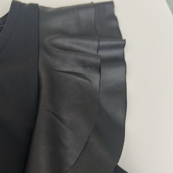 MIA New York Flutter Sleeve Top - Black - Picture 4 of 6